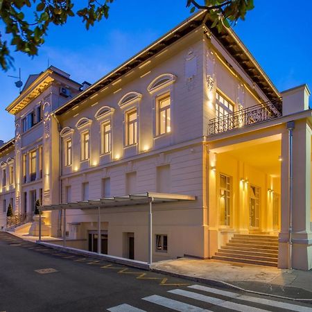 Studio Apartments In Center Of Opatija Exteriör bild
