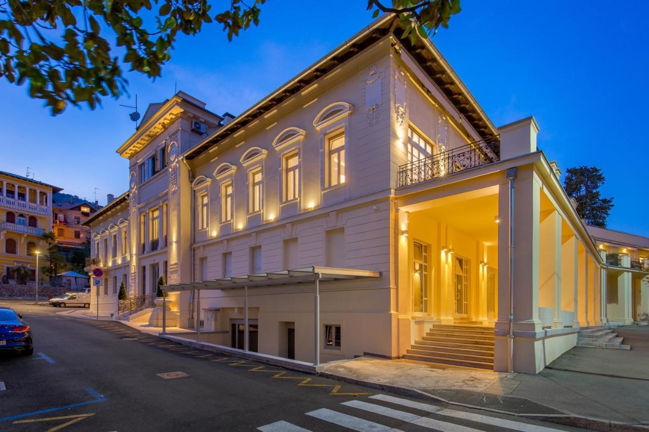 Studio Apartments In Center Of Opatija Exteriör bild